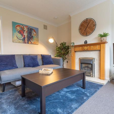Leconfield Close - Comfy House And Free Parking Kingston upon Hull Extérieur photo
