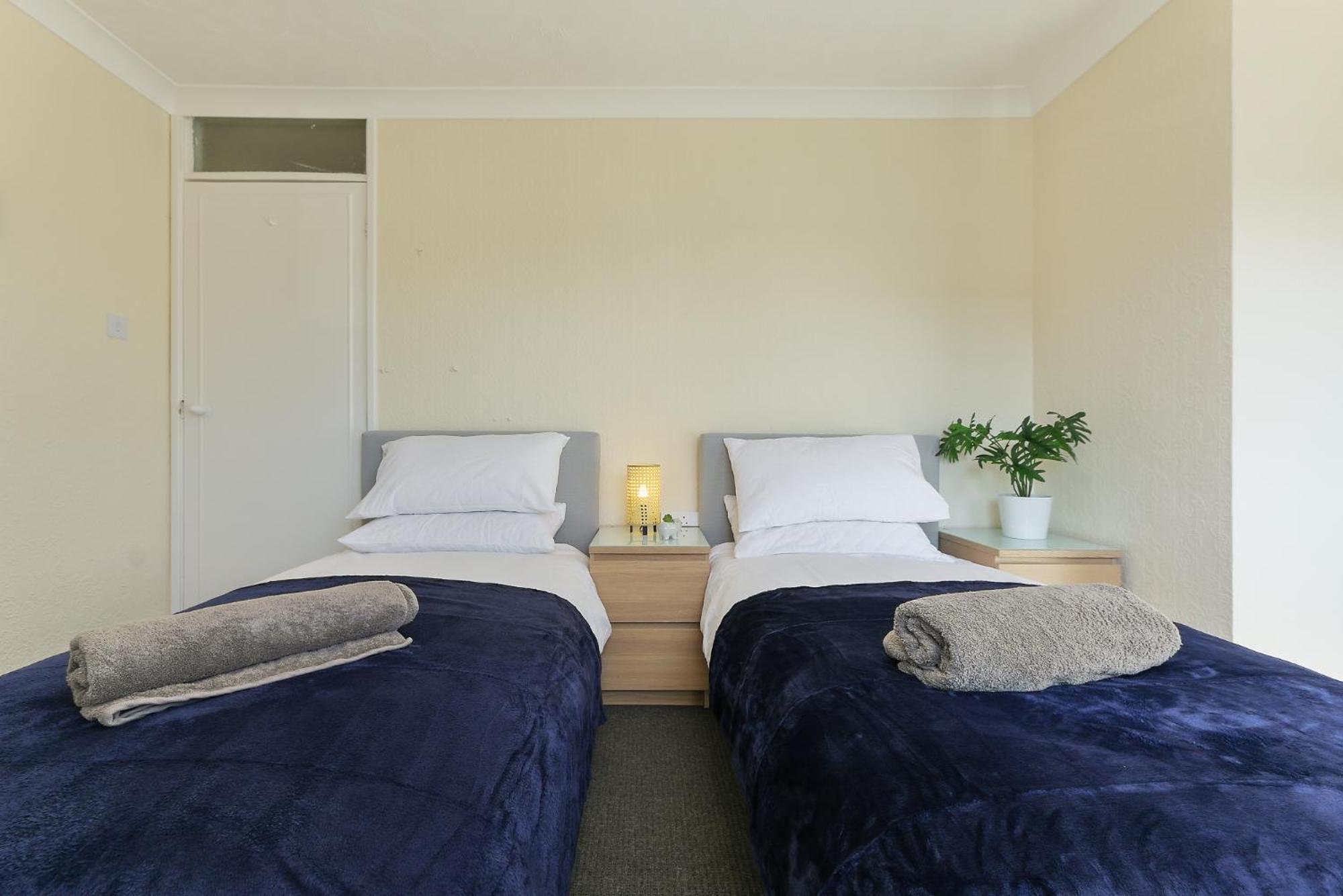 Leconfield Close - Comfy House And Free Parking Kingston upon Hull Extérieur photo